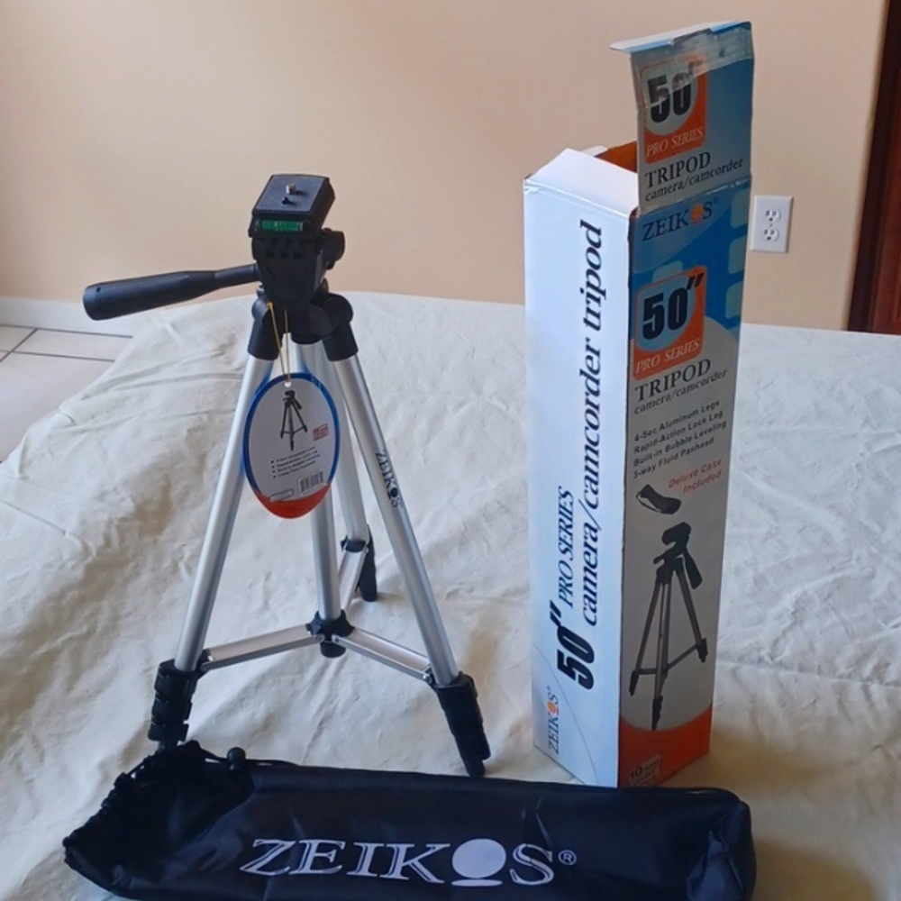 Zeikos 50" pro series camera_camcorder tripod. Carry case. New in box #205